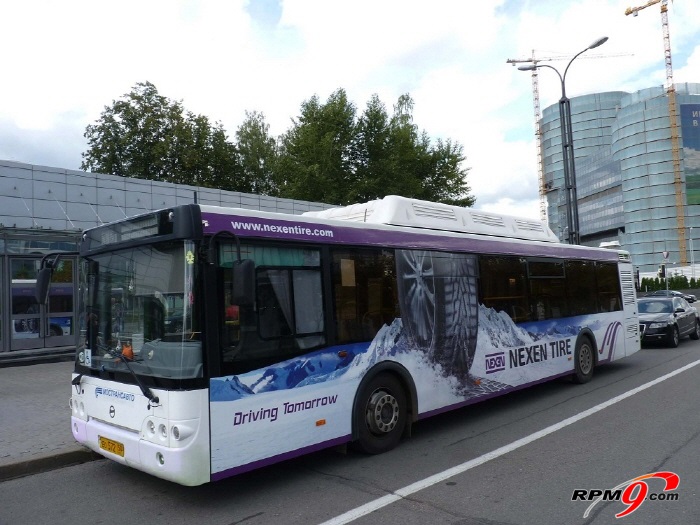 넥센타이가 러시아에서 진행중인 버스 래핑 광고(사진=넥센타이어)