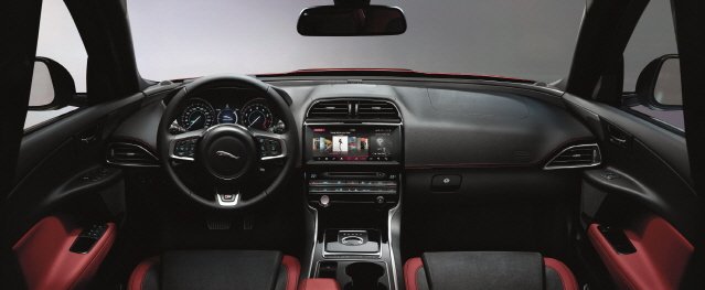 재규어 코리아, AWD 모델 추가한 '2017년형 XE' 선보여 