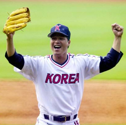 유재석이 15년째 쓰고 다니는 'K모자'의 정체