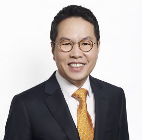 코스메슈티컬 브랜드 잇츠스킨(대표 유근직, 사진)은 17일 공시를 통해 한불화장품(이하 한불)을 흡수합병한다고 밝혔다. 합병 후 존속회사의 상호는 ‘잇츠한불’이다. 사진=잇츠스킨 제공
