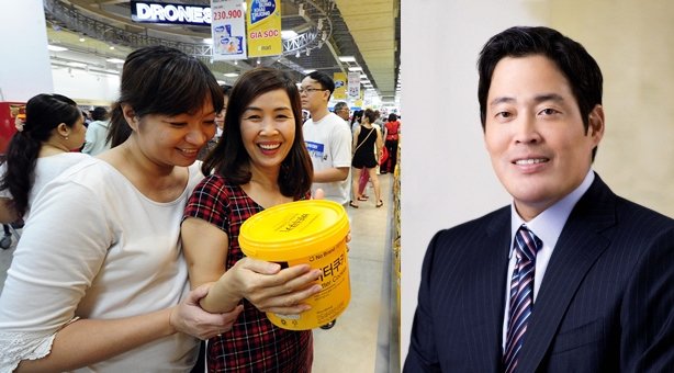 정용진 신세계 부회장이 장기 경제 침체 등의 영향으로 동맥경화에 걸린 이마트에 생기를 불어넣기 위한 처방을 내렸다. 사진 왼쪽은 이마트 베트남 1호점인 고밥점에서 현지인들이 상품을 살펴보고 있다. 사진=이마트 제공