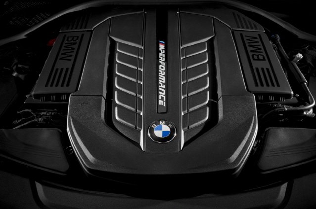 BMW, 12기통 엔진 얹은 ‘M760Li’ 서울모터쇼에 내놓는다