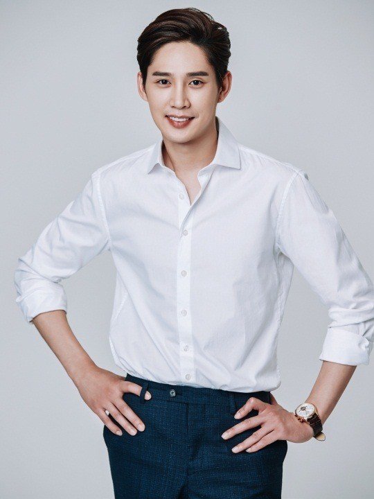 '류현경과 열애' 박성훈 누구? '질투' 고경표 차 비서