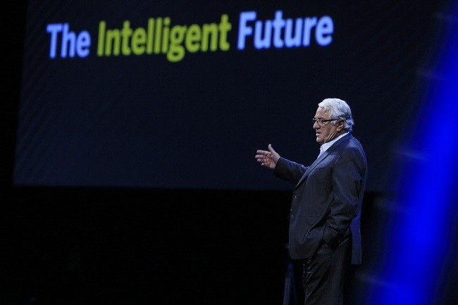 하소 플래트너(Hasso Plattner) SAP 경영감독위원회 의장은 기조연설을 통해 SAP가 제시한 인텔리전트 엔터프라이즈로의 변화를 공개했다.
