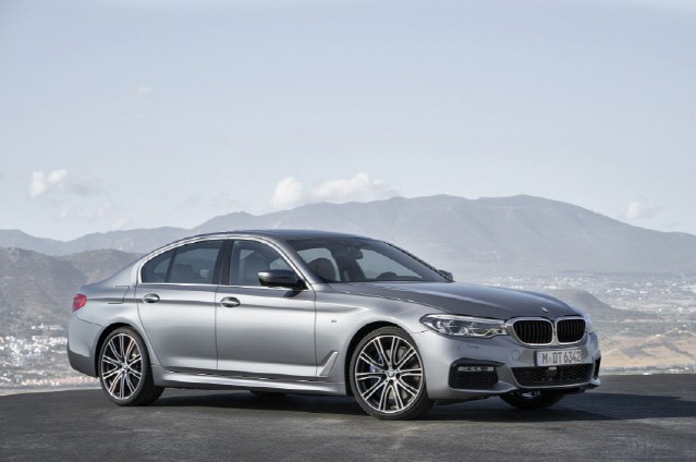 BMW, 5월 수입차 판매 1위…누적 판매는 벤츠가 선두