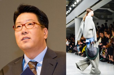 (사진 오른쪽) 지난 2월 한 모델이 '2017년 가을·겨울 시즌 런던패션위크'에서 선보였던 덱케 가방 중 가장 관심을 많이 받은 '미니 크로스바디' 백을 들고 런웨이를 하고 있다. 사진=현대백화점그룹
