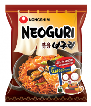 올 상반기 국내 라면시장의 히트상품으로 꼽히는 농심의 ‘볶음너구리’가 미국 현지인들의 입맛잡기에 나선다. 사진=농심 제공