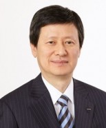 신동빈 롯데그룹 회장의 형인 신동주 전 일본 롯데홀딩스 부회장(사진)이 롯데 주요 계열사의 분할합병안에 문제가 있다며 제동을 걸고 나섰다. 사진=넥스트데일리 DB