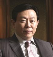 신동빈 롯데그룹 회장(사진)이 사장단에게 혁신과 함께 AI·사물인터넷 등 신기술을 기존 사업과 접목하는 방안을 마련하라고 지시했다. 최근 화두가 되고 있는 4차 산업혁명에 뒤쳐지지 않도록 능동적으로 대처해 달라고 주문 한 것이다. 사진=넥스트데일리 DB