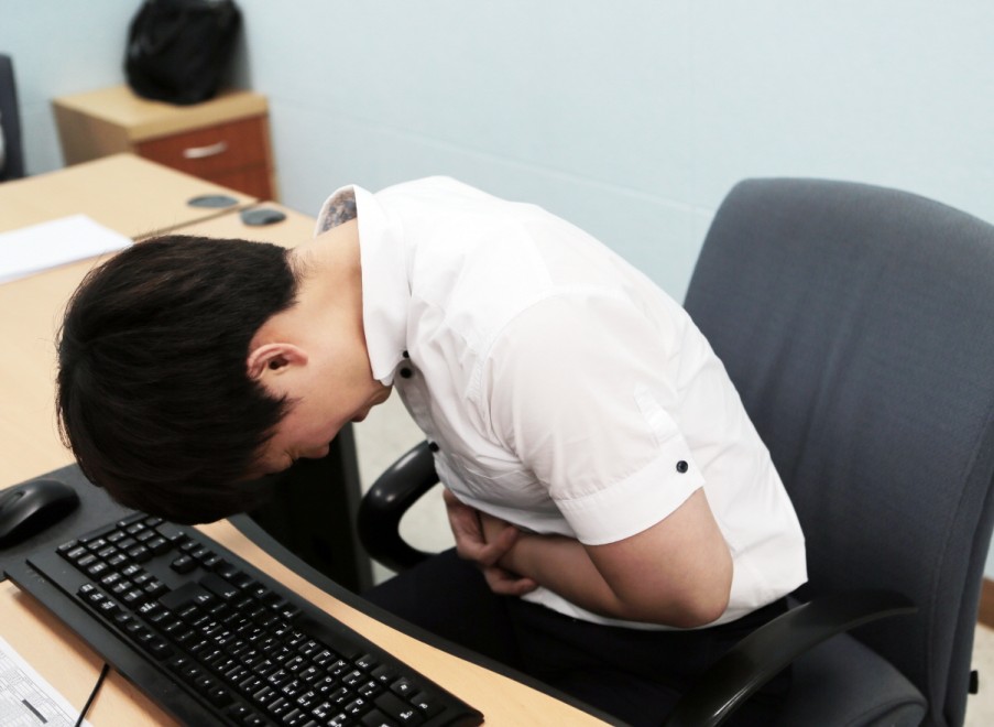 식생활의 변화에 따라 담석증으로 고생하는 환자들이 늘고 있다. 콜레스테롤이 많은 음식을 피하는 게 좋다.