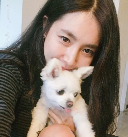 한채아, 반려견과 즐거운 일상...무보정 속에도 빛나는 미모