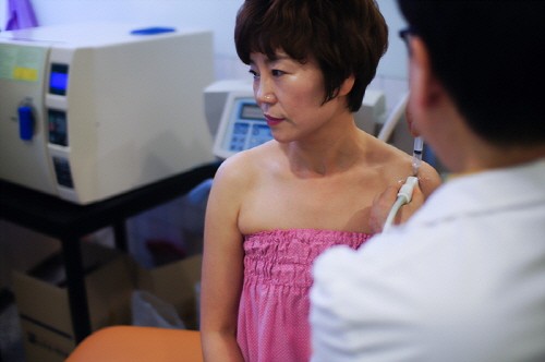 회전근개파열의 어깨통증, 오십견을 불러올 수 있어
