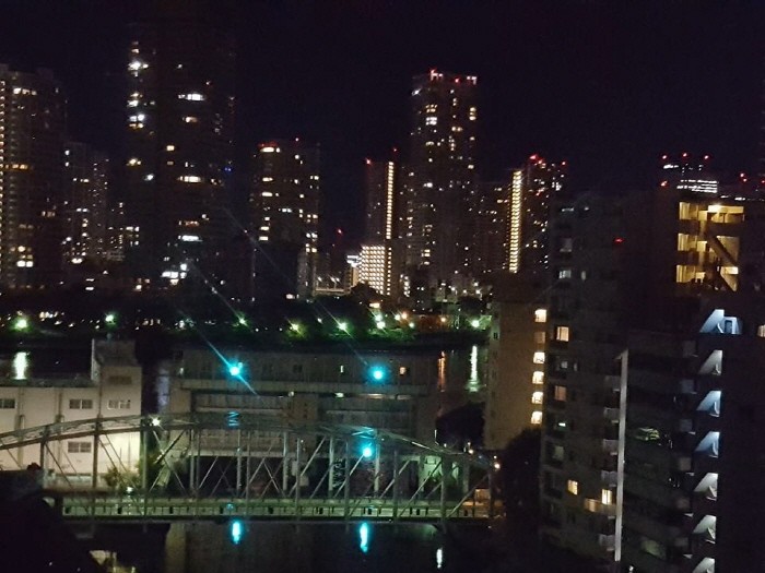방에서 보는 동경야경