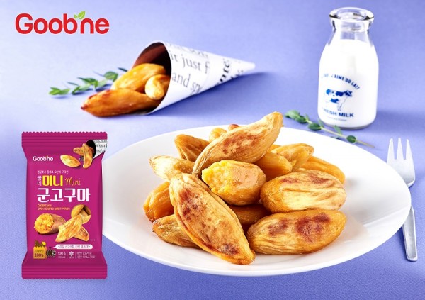 굽네치킨의 기술로 만들어 맛있는 닭가슴살 온라인 쇼핑몰 ‘굽네몰’에서 오븐에 통째로 구워 고구마 본연의 달콤한 맛을 느낄 수 있는 ‘굽네 미니 군고구마’를 출시했다. 사진=굽네몰 제공