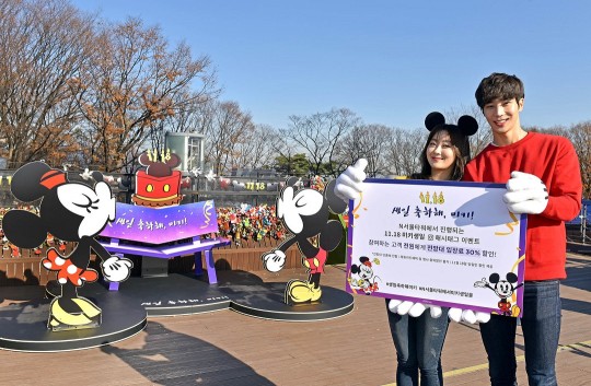 미키마우스의 인기를 방증하듯 올해로 국내에서 두 번째로 진행되는 미키마우스 생일 행사에 유통은 물론 영화와 금융업계까지 동참해 눈길을 끌고 있다. 사진=디즈니코리아 제공