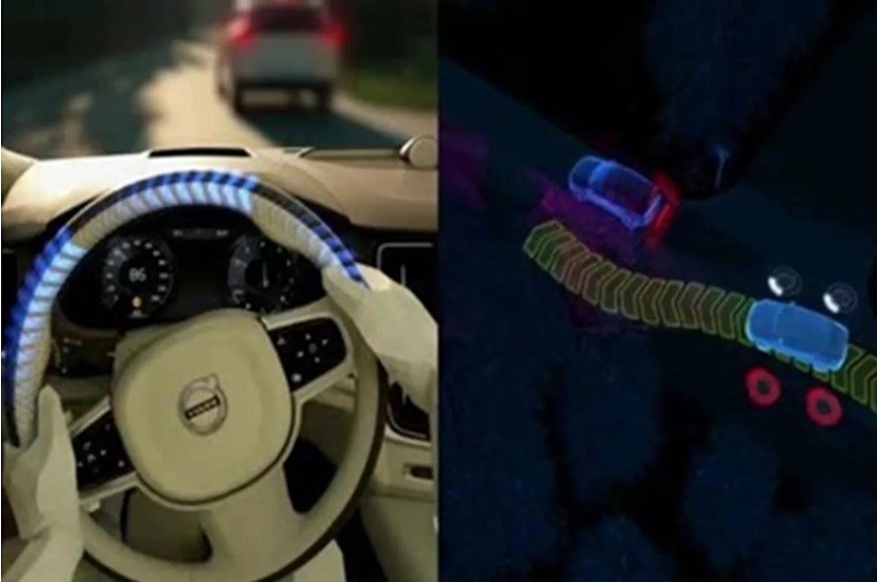볼보의 시티 세이프티의 조향 지원은 50-100km/h의 속도 범위에서 운전자가 장애물을 발견하고 충돌을 피하기 위해 조향을 한다. 또 충돌이 불가피하다면 충돌을 회피할 수 있도록 스티어링 휠에 임의로 토크를 가해 추가로 조향을 지원해준다.