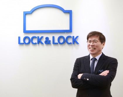 글로벌 생활용품 기업 ‘락앤락'은 창업주이자 공동대표를 맡고 있던 김준일 회장이 대표이사직을 사임했다고 14일 공시했다. 이에 따라 김성훈 대표(사진)의 단독 경영체제에 돌입했다. 사진=락앤락 제공