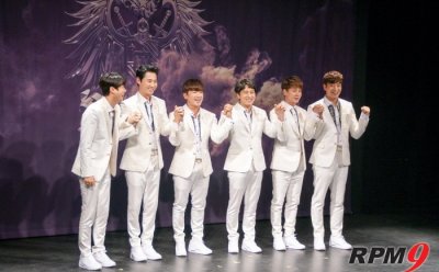 [ET-ENT 인터뷰②] '장수아이돌' 신화, 팬 위한 열정으로 또 다른 20년 예고하다 (신화 Twenty Fanparty 'All your Dreams(2018)' 기자간담회)