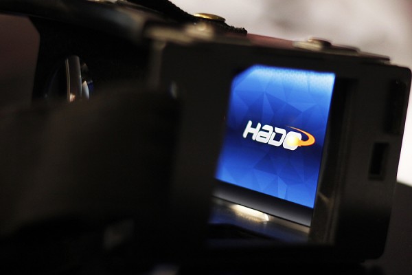 사진 = HADO를 즐길 수 있는 HMD
