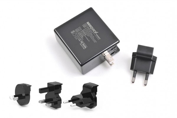 사진 = 아트뮤 USB-PD고속충전기 제품 및 교체형 플러그