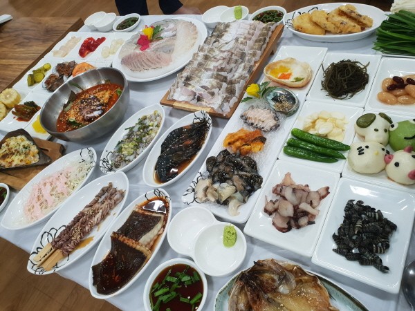 여수맛집 돌산 진남횟집, 제철 보양식 하모샤브샤브 선보여
