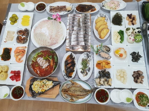 여수 돌산 진남횟집, 모듬 물회와 하모샤브샤브로 현지인이 추천하는 맛집으로 눈길