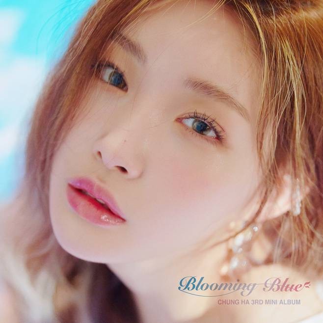 찌는 듯한 무더위를 시원하게 날려버릴 청하의 새 앨범이 베일을 벗는다.