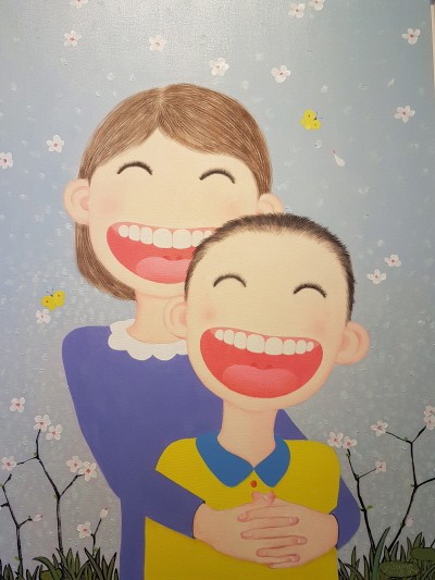 ‘웃다 함께, 116.8×91cm, oil on canvas, 2018’. 사진=올미아트스페이스 제공