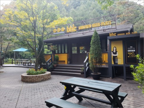 bhc 만인산점. 사진=bhc 제공