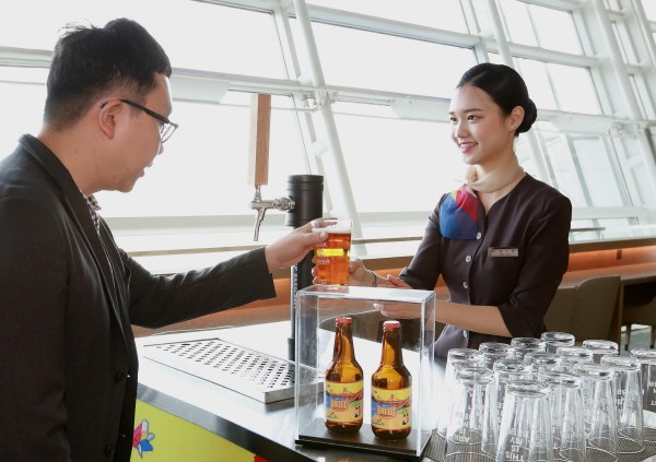 아시아나, 국내 최초 자체 개발 수제 맥주 서비스 개시