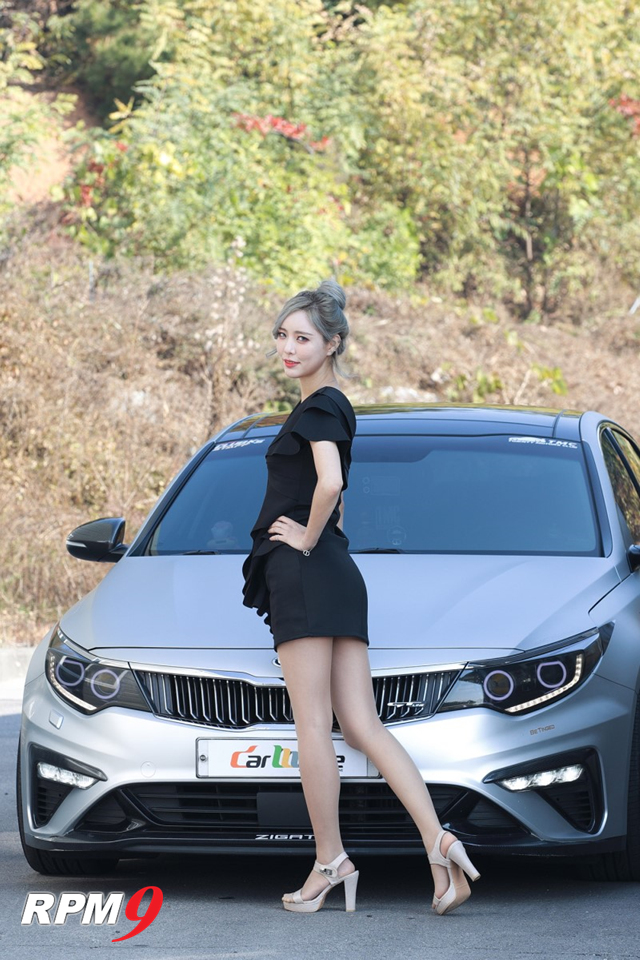 레이싱모델 박초이, 카모드 포토데이에서 올림 머리 포즈