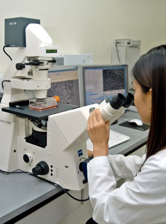 한국야쿠르트의 대표 프로바이오틱스 유산균인 ‘락토바실러스 카세이(Lactobacillus casei) HY2782(이하 락토바실러스 카세이)’ 균주를 이용한 조성물이 미세먼지 독성을 저감하는 효과로 특허를 받았다. 한국야쿠르트 중앙연구소 연구실 모습. 사진=한국야쿠르트 제공