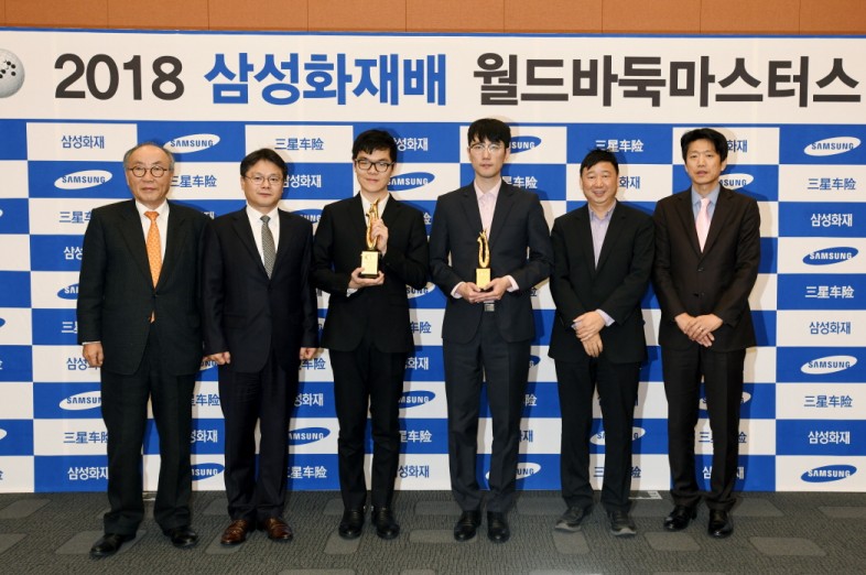 안국현 8단이 삼성화재배 결승전에서 중국의 커제 9단에게 1승2패로 패해 아쉬운 준우승에 그쳤다. 조상호 한국기원 비대위원장, 김대진 삼성화재 홍보팀장, 커제, 안국현, 위빈 중국국가대표 감독, 김영삼 한국기원 사무총장(왼쪽부터)