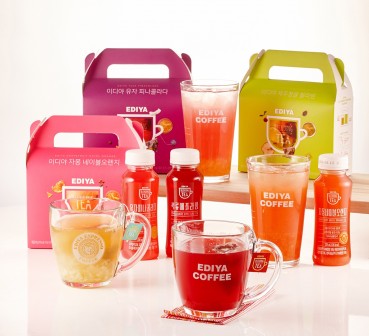 이디야커피가 내놓은 자체 차(tea) 브랜드 ‘이디야 블렌딩 티(EDIYA Blending Tea)’의 지속적인 판매 신장 덕에 지난해 차(Tea) 음료 판매량과 매출이 모두 급성장한 것으로 집계됐다. 사진=이디야커피 제공