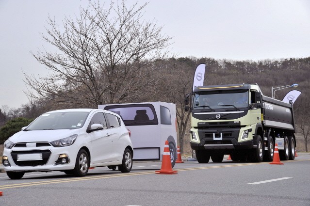 볼보트럭 “전기트럭 유럽부터 판매”…한국 시판은 ‘미정’