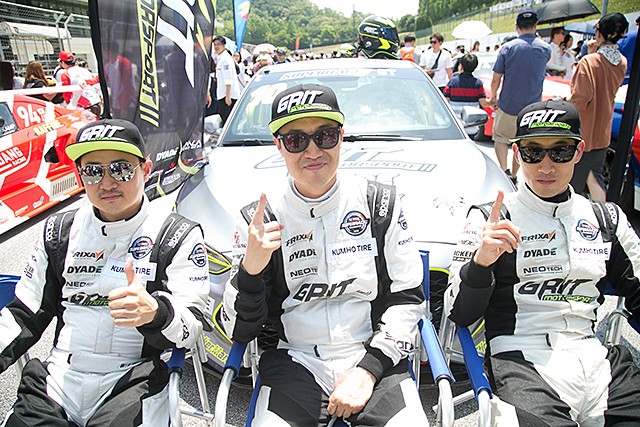 CJ대한통운 슈퍼레이스 챔피언십 2전 GT2 클래스 우승 이창우 선수 (사진 황재원 기자)