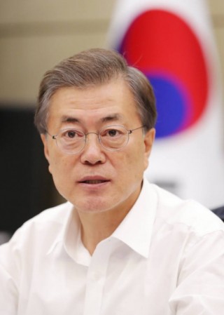 文대통령 “미세먼지 추경, 국회 협력 간곡히 당부”