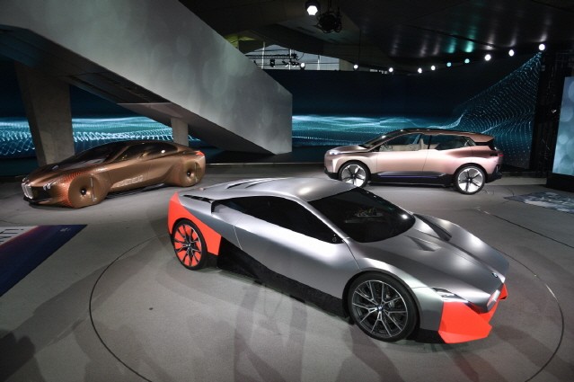 BMW 그룹 “2023년까지 25개 전기화 모델 출시” 