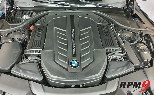 [임의택의 車車車] 우리 시대 최고의 세단, BMW 760Li