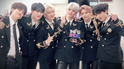 {htmlspecialchars(빅톤, 새 타이틀곡 '그리운 밤' 통해 데뷔 첫 음방1위…전곡 차트인 이어 겹경사)}