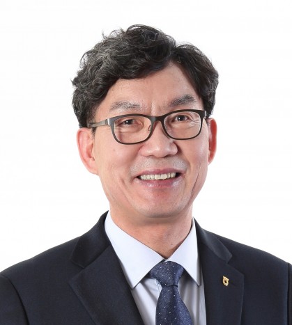 농협금융으로는 처음으로 3연임에 성공한 이대훈 농협은행장.
