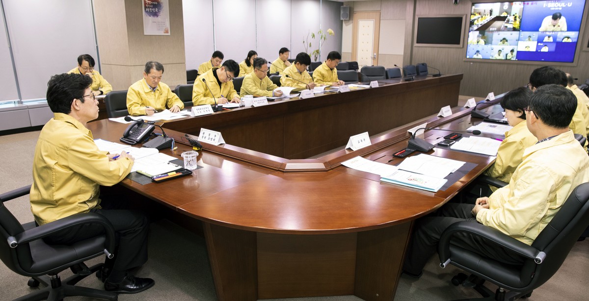 11일 오전 정부세종청사 환경부 종합상황실에서 미세먼지 재난대응 합동 점검회의가 열렸다(사진 : 뉴스1)