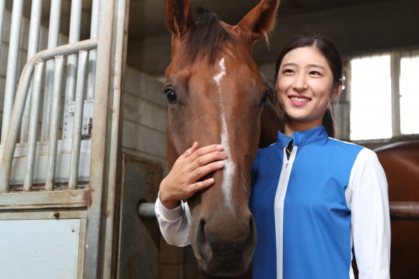 김효정 기수