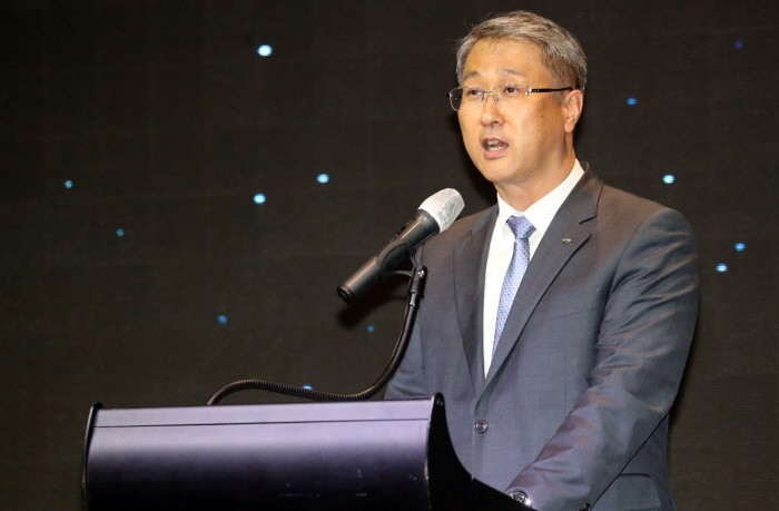 박재현 한국수자원공사 사장이 29일 서울 여의도 글래드호텔에서 열린 '포용적 녹색전환을 위한 물관리 그린뉴딜' 정책심포지엄에서 축사를 하고 있다(제공:News1)