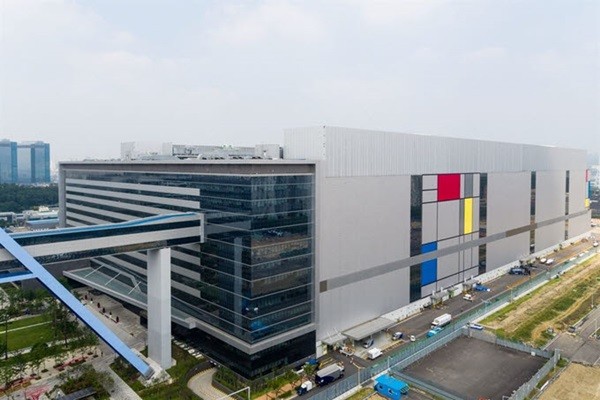 Samsung Electronics’ foundry production line (Source: Samsung Electronics)