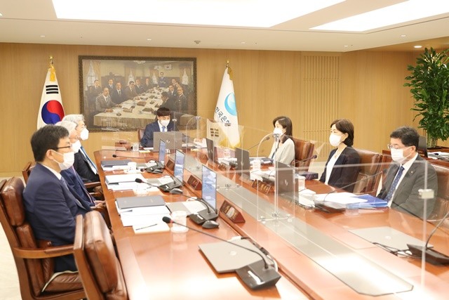 이주열 총재 주재 8월 금융통화위원회 사진 = 한국은행 제공