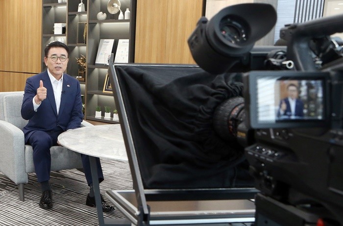 신한금융그룹창립 19주년 기념사를 하고 있는 조용병 회장 사진 = 신한금융그룹 제공