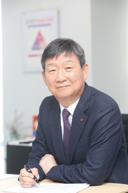 LG유플러스가 임원 인사에 이어 2021년 조직개편을 단행했다고 29일 밝혔다. 이는 미래 먹거리 발굴을 최우선 과제로 삼고 서비스 및 품질 제고에 집중하라는 황현식 신임 CEO 의중이 강하게 반영됐다.
황현식 신임 LG유플러스 CEO