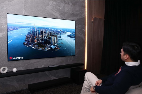 LG디스플레이 CES 2021 88인치 8K 시네마틱 사운드 OLED
