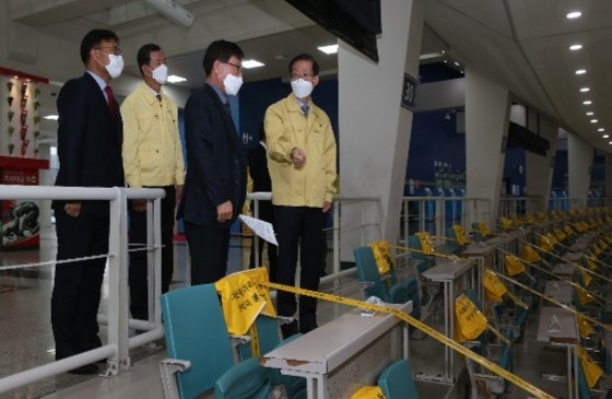 조현재 국민체육진흥공단 이사장이 광명 스피돔을 찾아 업무보고를 받고 시설물 점검과 방역관리 현황 등을 점검했다.
